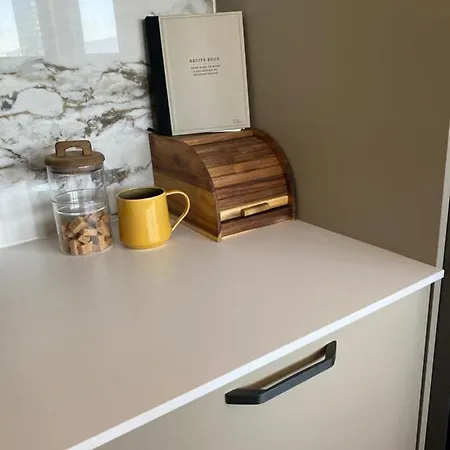 New Modern In The Center Apartment